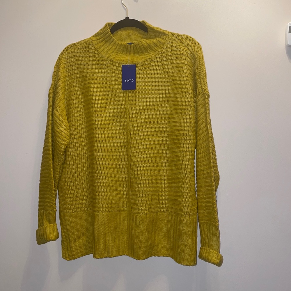 APT 9 sweater